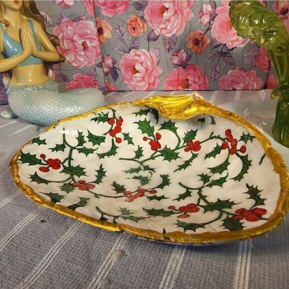 DECOUPAGE CLAM SHELL DECOUPAGE TRINKET DISH WITH CHRISTMAS HOLLY - Picture 6 of 10